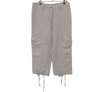 NWT Italian linen blend capris with side of leg pockets.